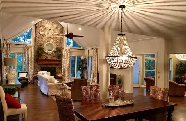 Gorgeous Lakefront Home at Reynolds- Paddleboard, Kayaks & More