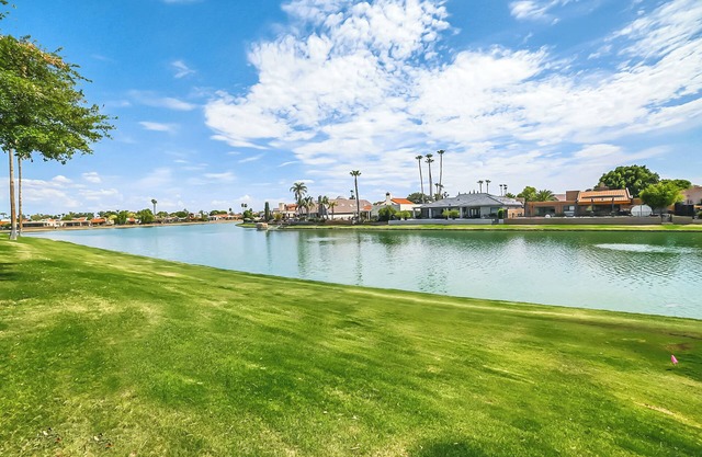 Gorgeous Lakefront Patio home in McCormick Ranch w/Casita!