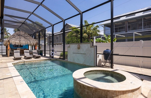 Gorgeous Near Beach Residence with Pool, Spa, and Bikes
