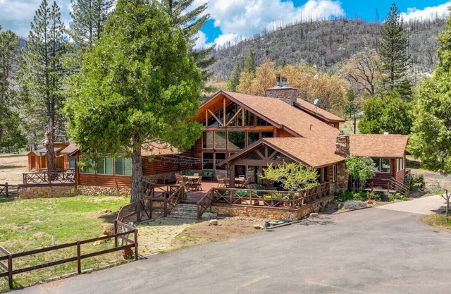 Gorgeous North Fork Cabin Near Bass Lake!