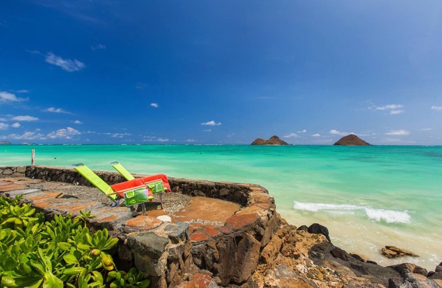 Gorgeous Oceanfront Home w/Mokulua Isle Views, Yard & AC: Lanikai Oceanside