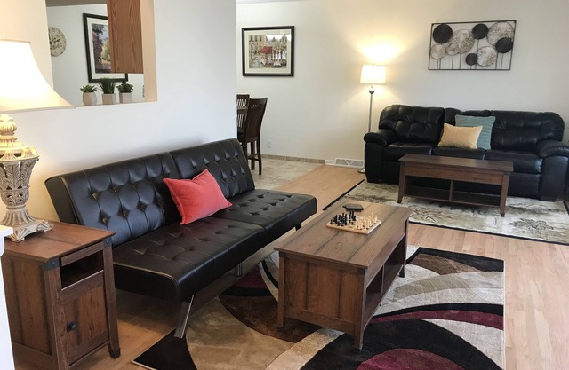 Gorgeous! Professionally Cleaned, Self Check In - Sleeps 12