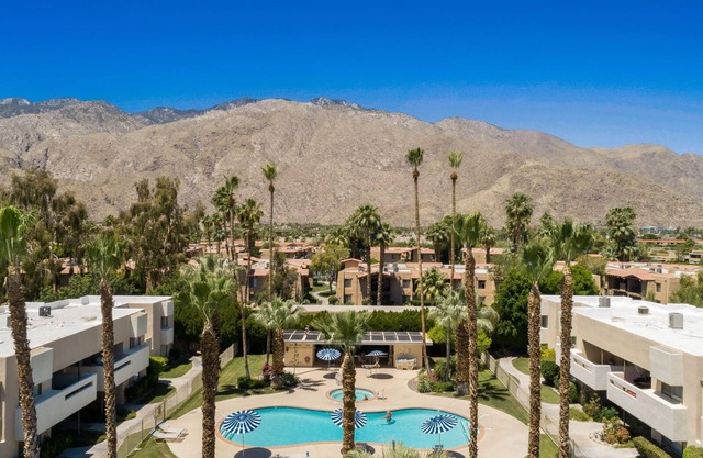 Gorgeous Renovated Palm Springs Condo Jan 2026 just opened up!
