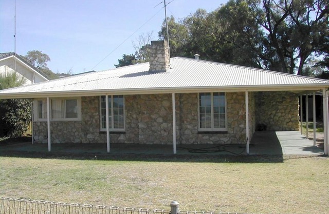 Gorgeous Stone Cottage on the Seafront