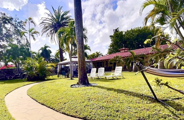 Gorgeous Studio w/kitchen-RELAX in the ❤️ of F. Lauderdale, 1mi WALK to the BEACH