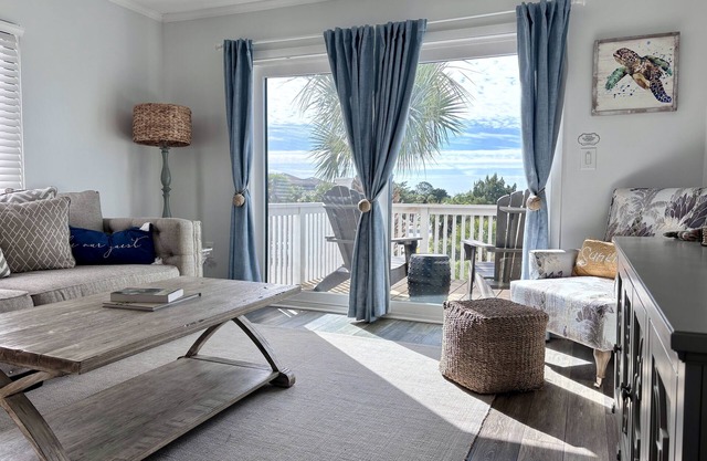 Gorgeous sunrise views from this oceanside 2BR corner unit on Harbor Island