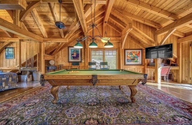 Gorgeous timber frame, 2 master suite home overlooking Lake Almanor