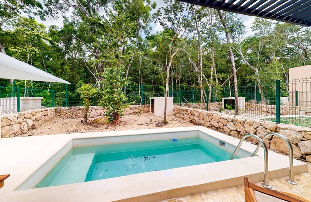 Gorgeous townhome with private plunge pool, on-site pool, & Patio