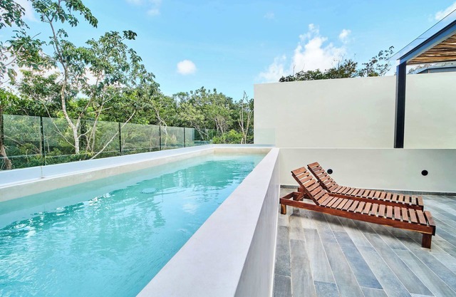 Gorgeous Villa with Two Pools, Terrace & Sundeck