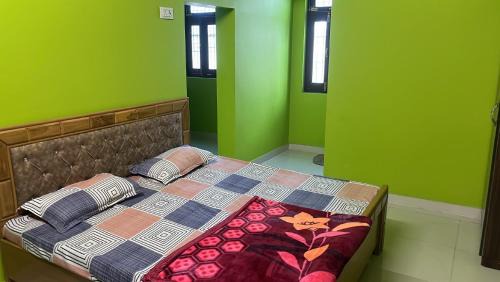 Goroomgo Hotel Shree Raj Luxury Homestay Ayodhya