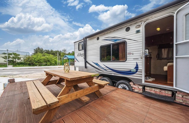 Goseong Jjun Camping Pension