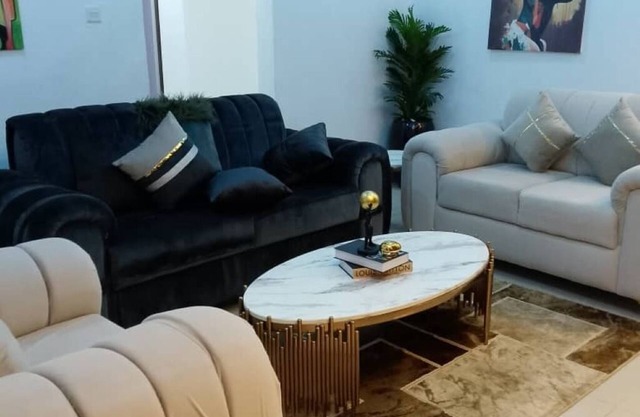 GOSHEN APARTMENT