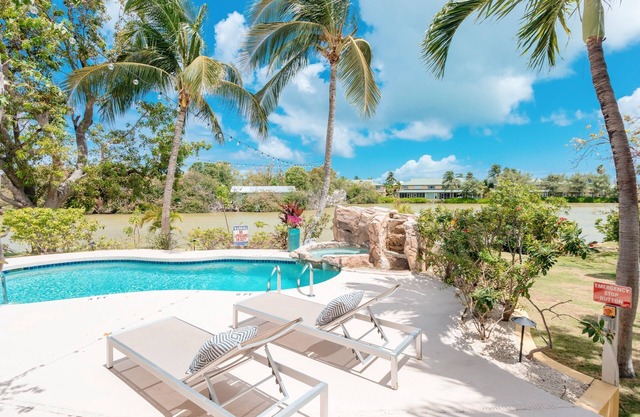 Grand Cayman's Award-Winning Shangri-La Bed & Breakfast-Quiet Bougainvillea Room