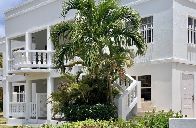 Grand family 3 bedroom 3.5 bathroom villa in Frigate Bay with Ocean View