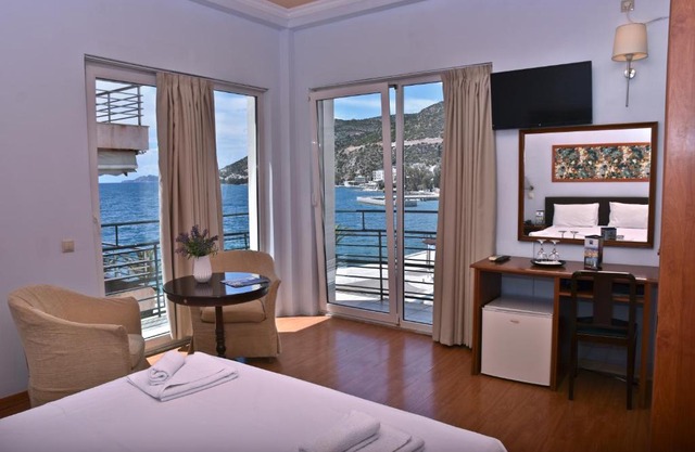 Grand Hotel Loutraki