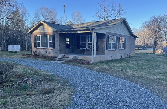 Granny Ruby’s Cottage near TIEC