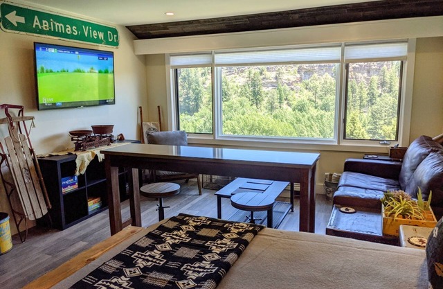 Gray Jay Place (#205) |10 min to Ski - Golf - Pool/Hot Tub - AC - Mtn Views