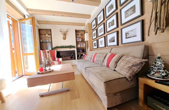 GRAYNITE - ASCENT Apartment