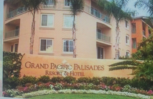 Great 2 Bd and 2 Bt 1 king bed, 1 full bed, 1 twin bed sofa bedn Private Patio