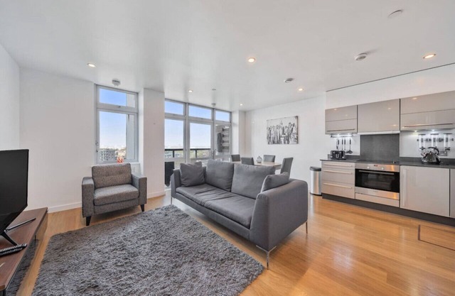 Great 2 Bed Flat With City View