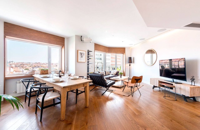 Great apartment in Torre Madrid. Plaza España