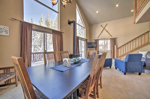 Great for Groups Soda Springs Cabin with Deck!