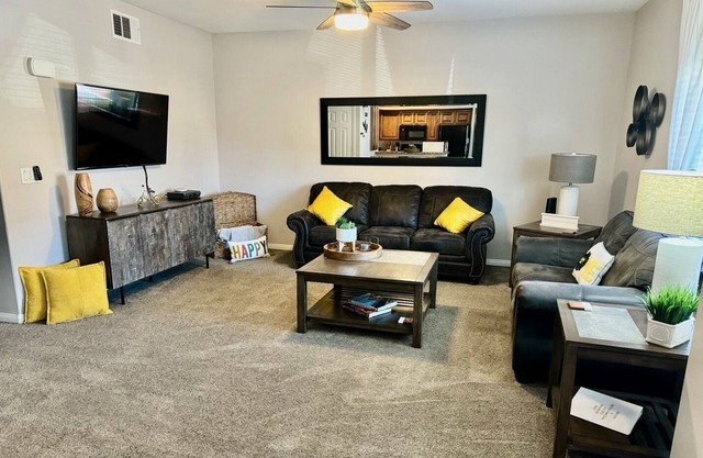 Great Ground Level Getaway! Sleeps 6.