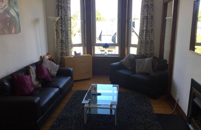 Great Location, 2 Bed Scotstoun/West End Flat
