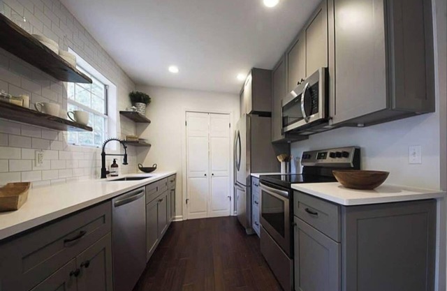 Great Location .Cute Cottage in Hip East Nashville
