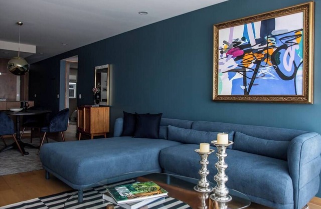 Great location, pool, rooftop, gym, 24/7 security