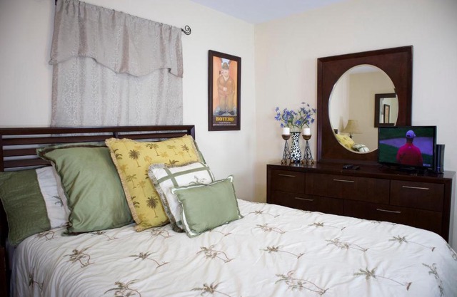 Great Location near Downtown & Airport