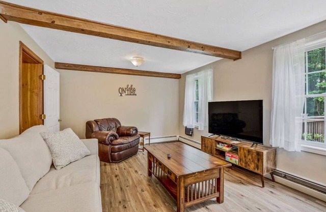 Great location, spacious home and yard w/Private beach access