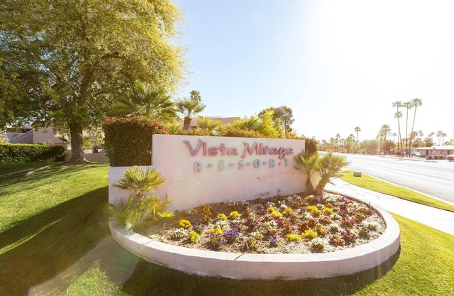 Great Palm Springs Location - 2BR Resort Condo - Family Friendly!