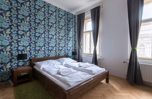 Great place near city centre with private bathroom