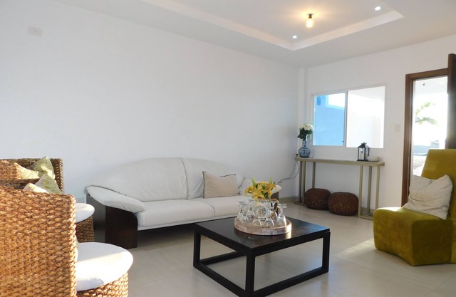 Great Pool, Fully Equipped House Secure- Private Area. Mall & Beach Very Close