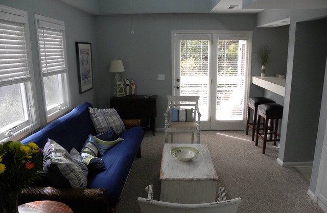 Great Rates! Screen Porch! Pool Just Steps Away!