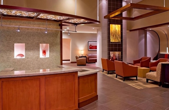 Great Relaxing Overnight Stay! Free Parking! Close to Gwinnett Place Mall!