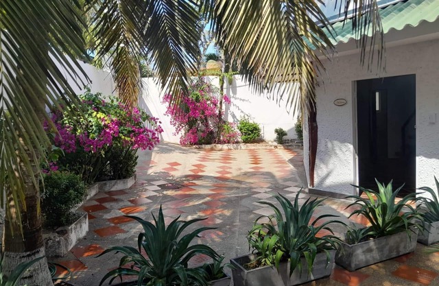 Great Spanish Chalet by the Beach