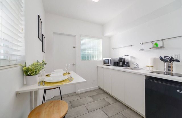 Great Studio 15 min from the beach