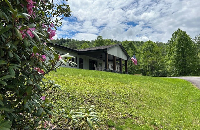 Great vacation home for your next adventure. Located in Andrew’s North Carolina.