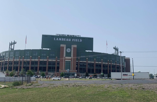 Green Bay Retreat Steps Away from Lambeau