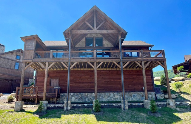 Green Valley I in Eagles Nest - Pet Friendly, Stunning long-range views, outdoor kitchen
