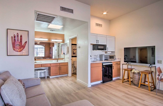 Green Valley Studio in 55+ Community!