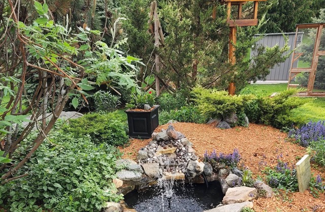 GREENVILLE, WI - 3 BR, 2 Full Bath -- Great for Hosting