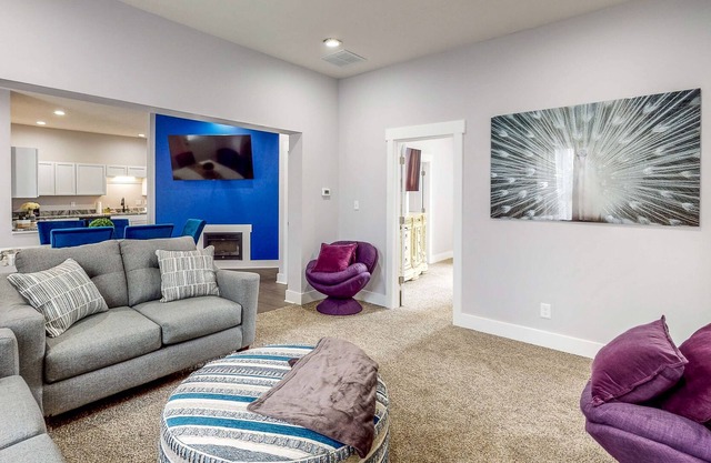 Greenwood Getaway Home - Remodeled - Home Office