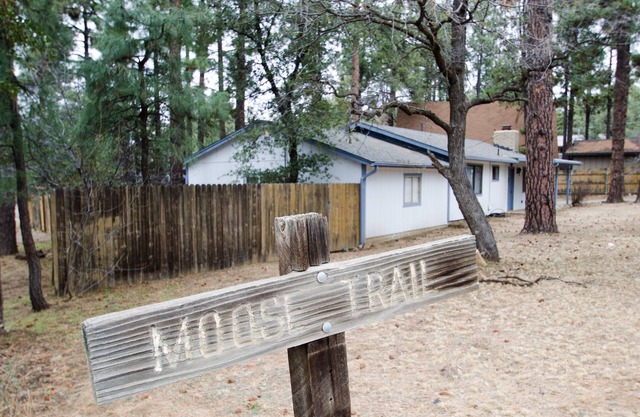 Groom Creek 4 BR Cozy Home Sleeps 10