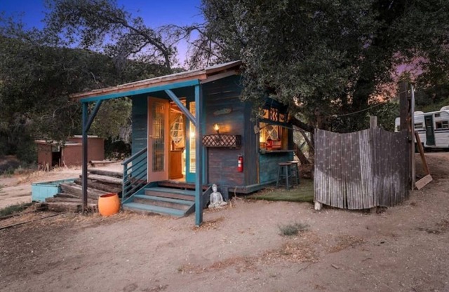 Groovy Little Patchwork Cabin