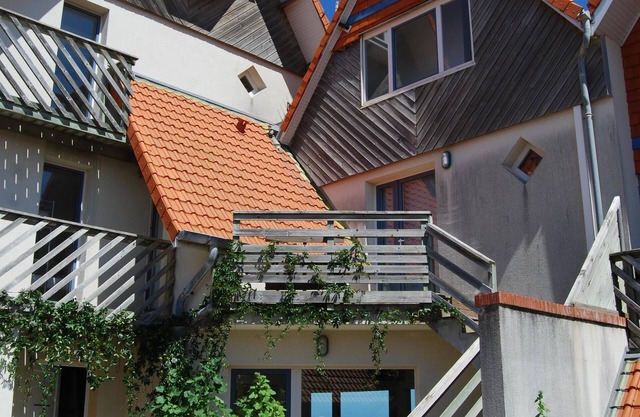 Ground floor apartment on the dike with sea views and south-west terrace