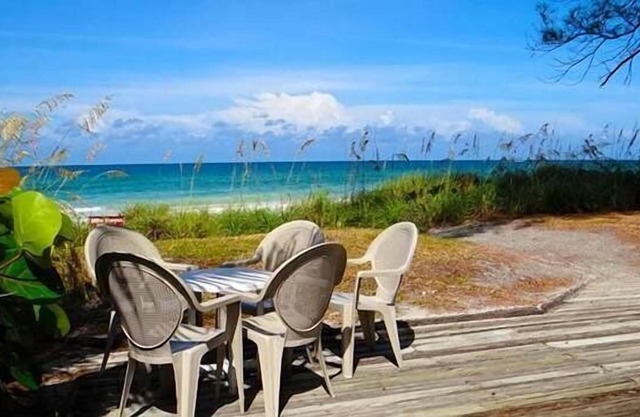 Ground level 2 bedroom, 1 bath with great beach views!