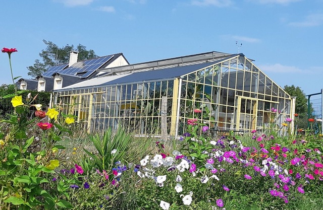 Group gite with indoor swimming pool in the countryside